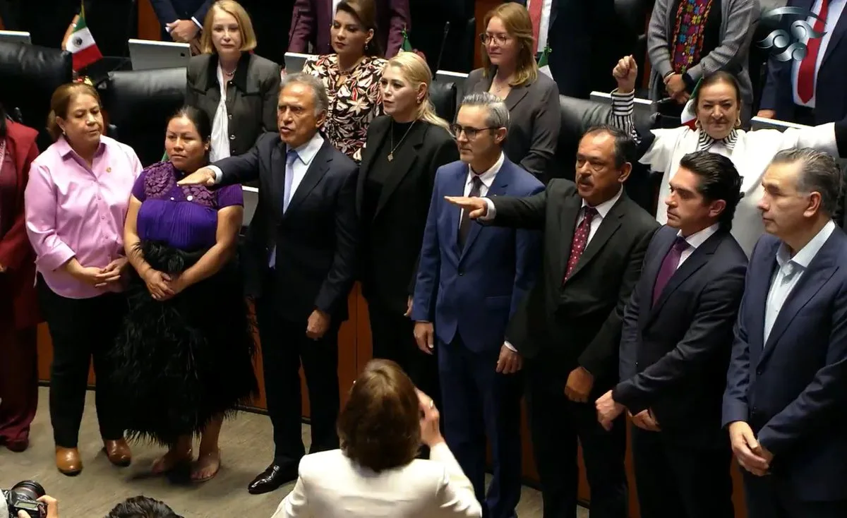 Miguel Ángel Yunes Rinde Protesta como Senador bajo el Respaldo de Morena