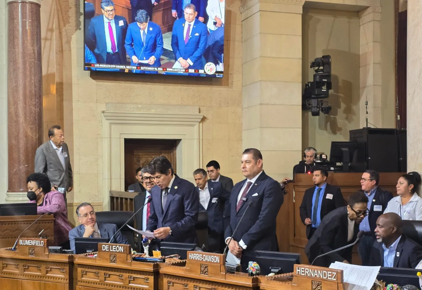 Pensando en Grande, Alejandro Armenta es recibido por concejales de los Ángeles California