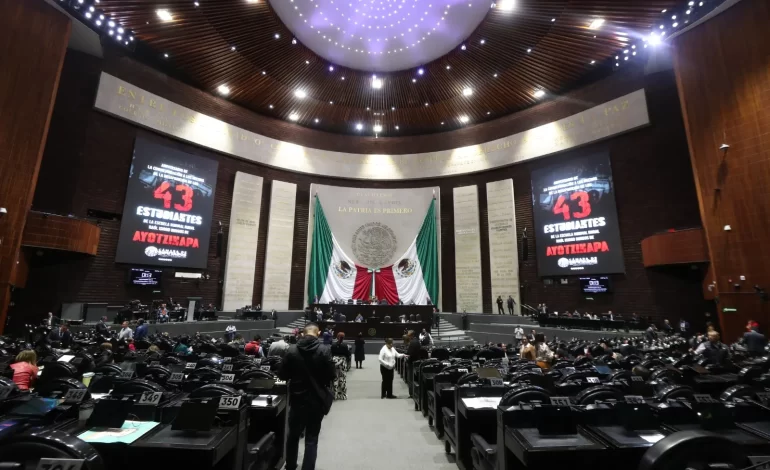 La Cámara de Diputados recordó el décimo aniversario de la desaparición de los 43 normalistas de Ayotzinapa