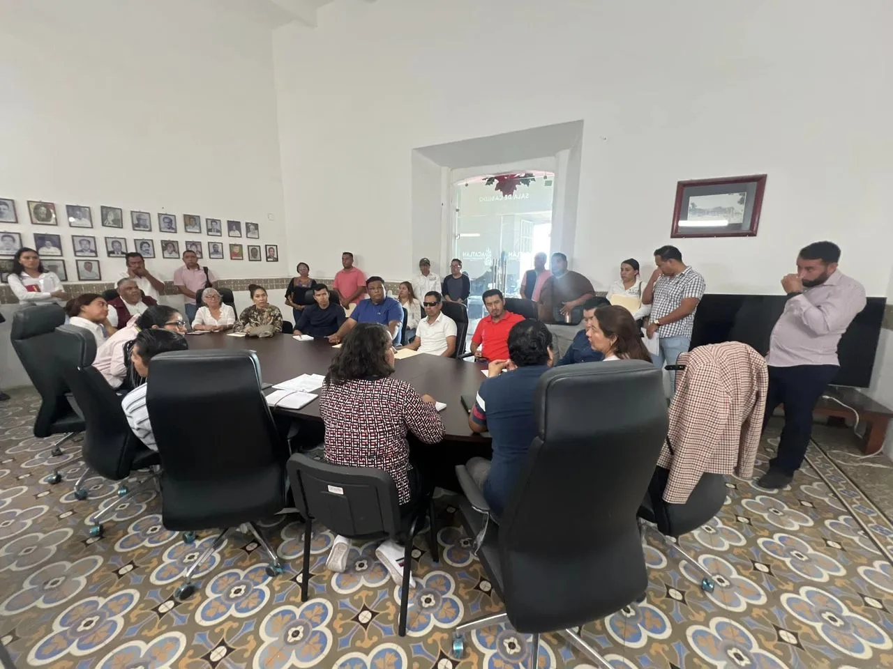 Acciones contundentes de beneficio social, acuerda Lupita Bárcenas en reunión de gabinete