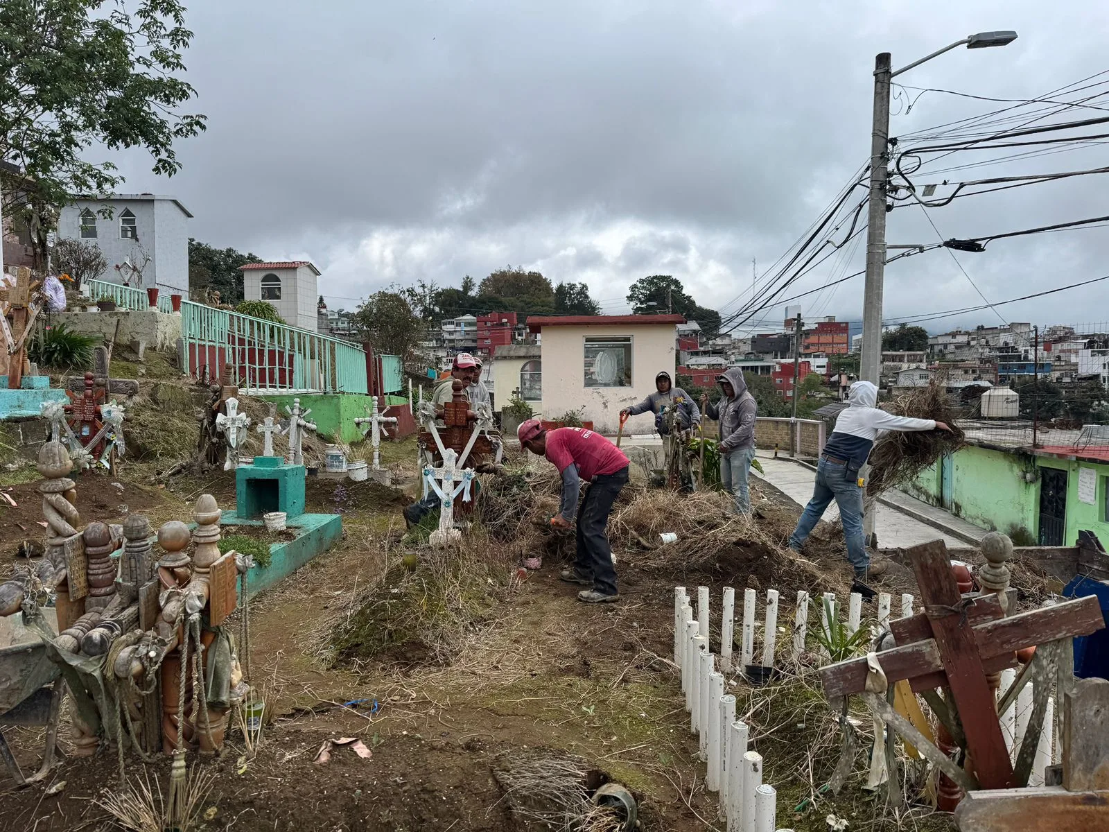 Listos panteones municipales de Teziutlán para temporada de Día de Muertos