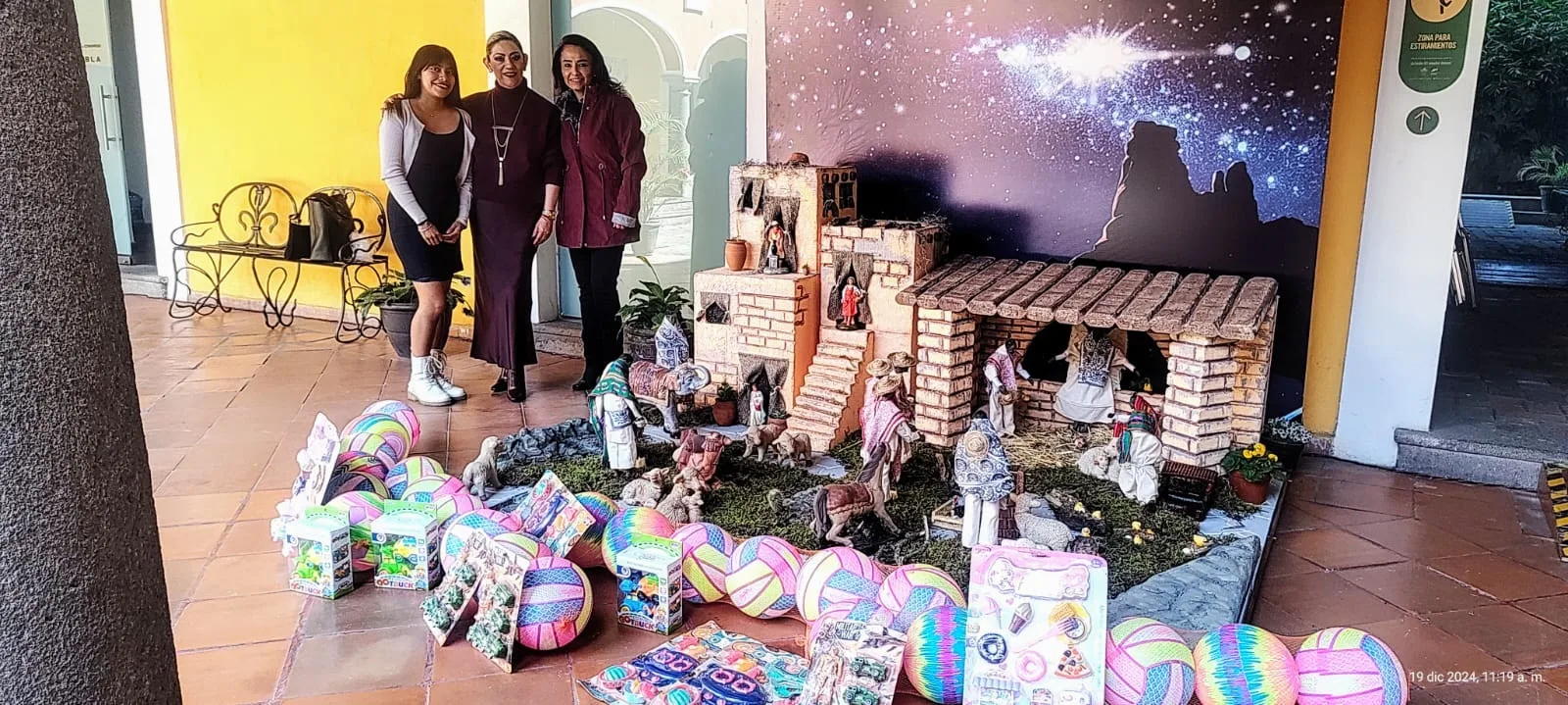 Voluntariado del Congreso entrega juguetes al Sistema DIF para su distribución