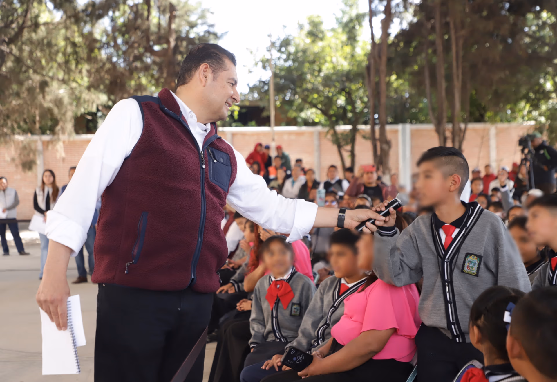 Gobernador Armenta refuerza infraestructura educativa en Puebla