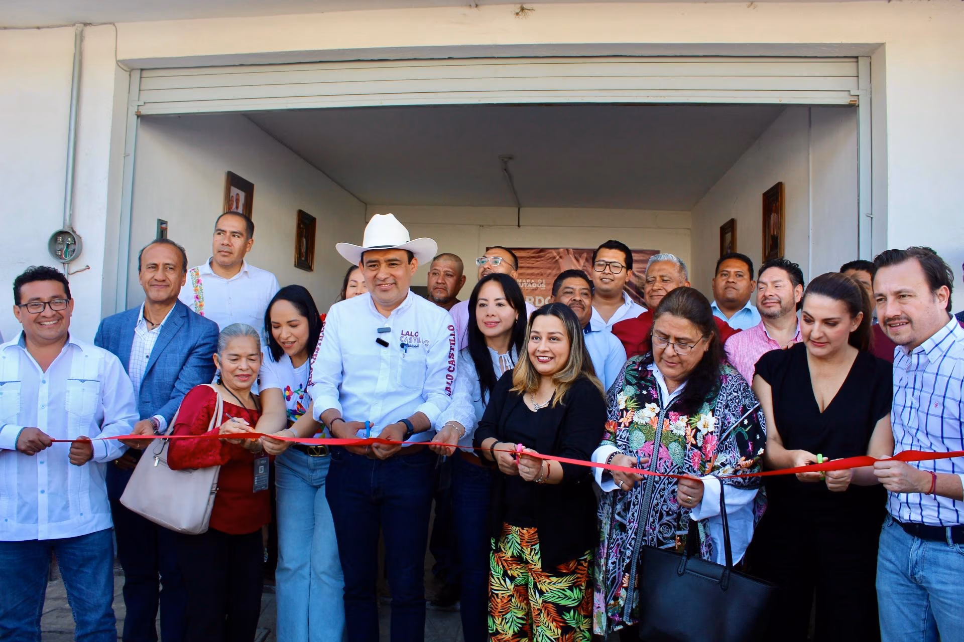 Diputado Federal Eduardo Castillo inaugura su oficina legislativa para el distrito 14