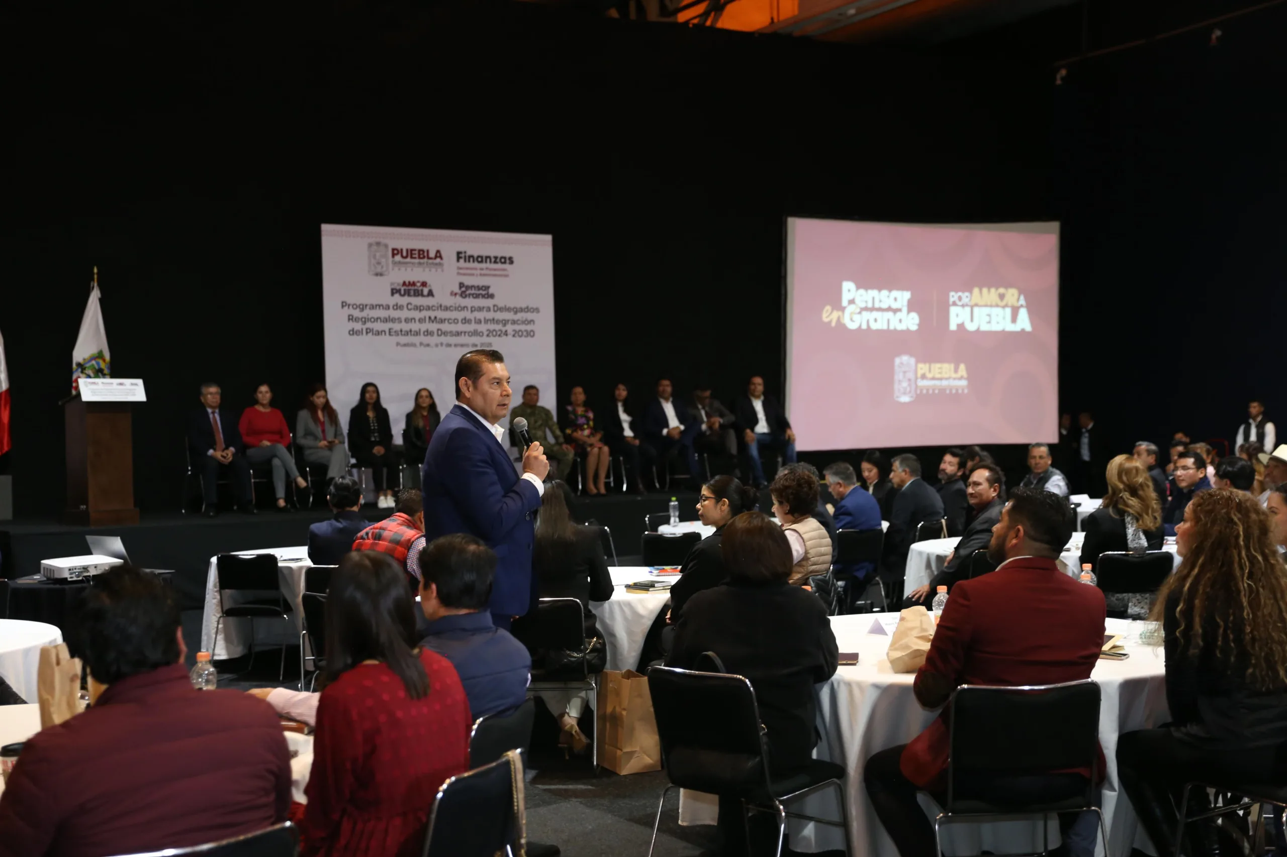 Servidores del pueblo con enfoque humanista, para una administración eficiente: Armenta