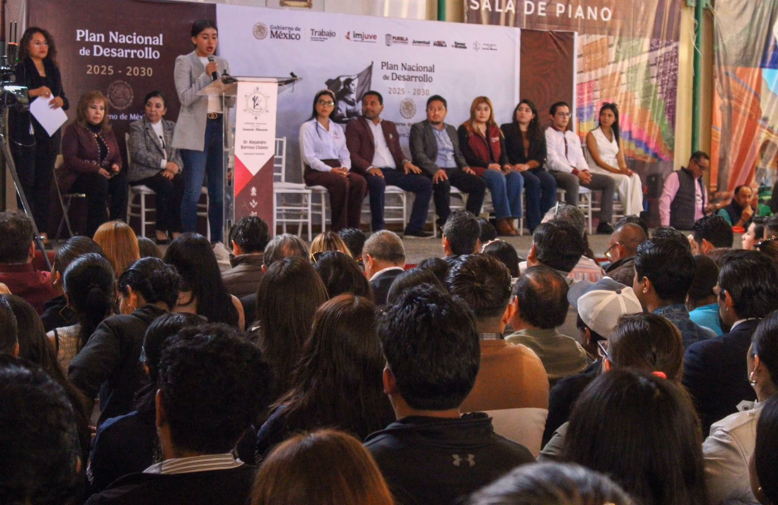 Juventudes poblanas se reúnen en Tehuacán para participar en Foro organizado por el IMJUVE para construir el PND 2025 – 2030