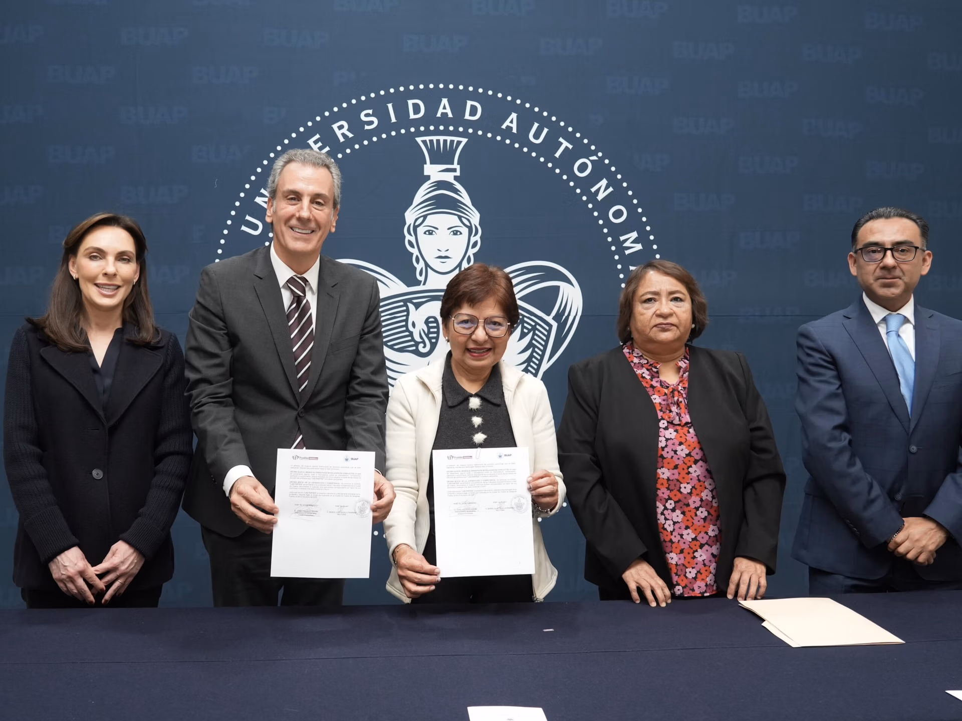 Gobierno de la Ciudad y BUAP firman convenio para fortalecer a la comunidad poblana