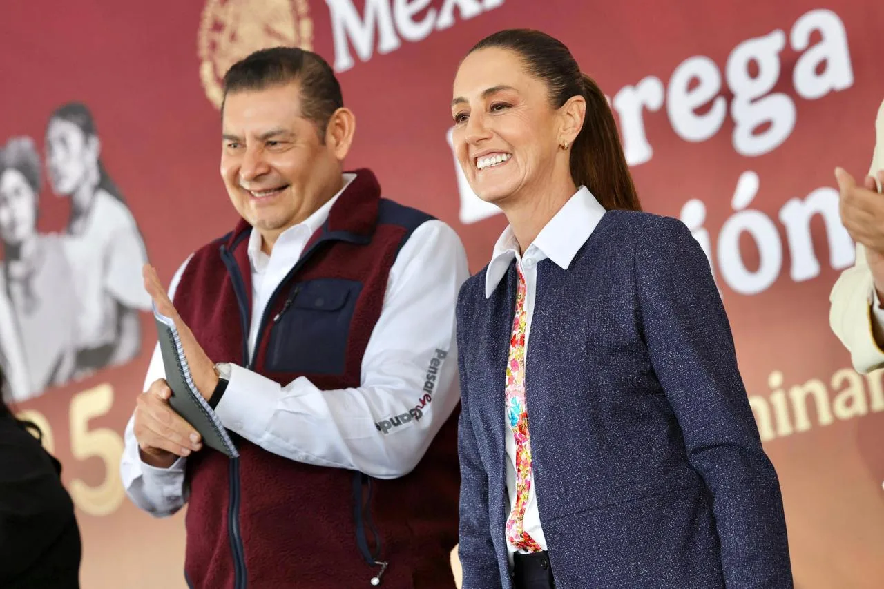 Claudia Sheinbaum inicia entrega de tarjetas de “Pensión Mujeres Bienestar” en Puebla