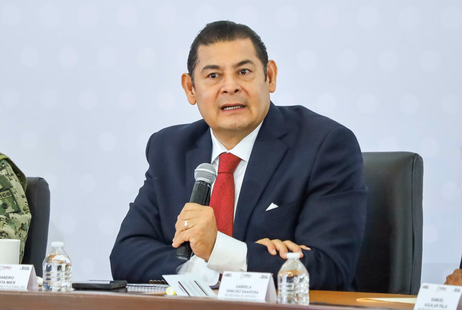 El gobierno de Puebla pone freno al influyentismo