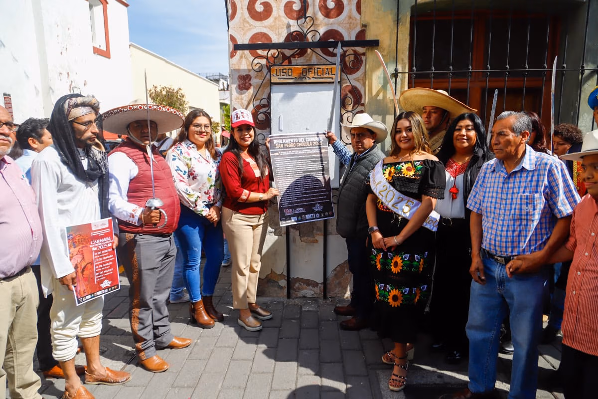 San Pedro Cholula coloca bando del Carnaval 2025