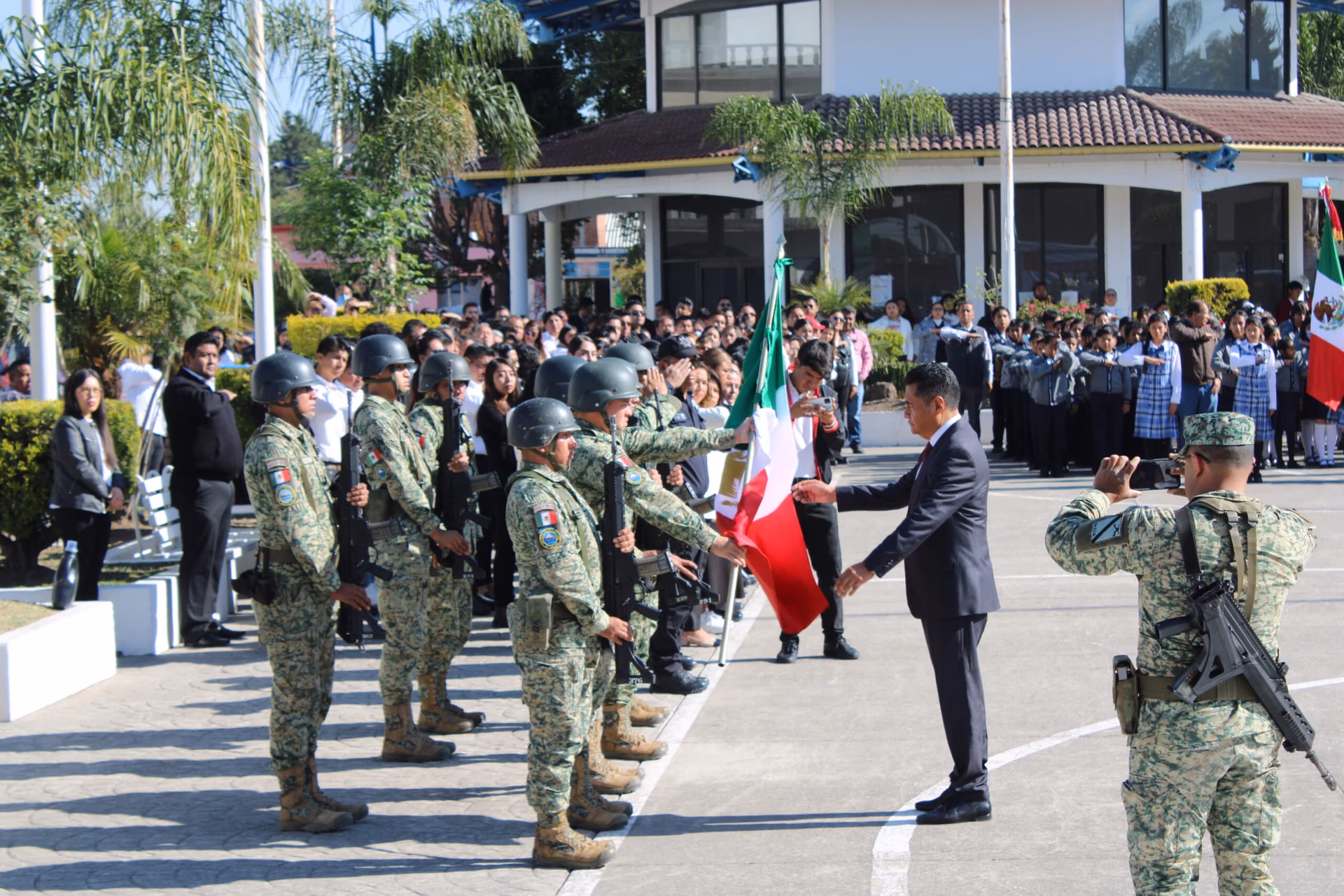 Encabeza Armando Aguirre ceremonia de incineración de Bandera