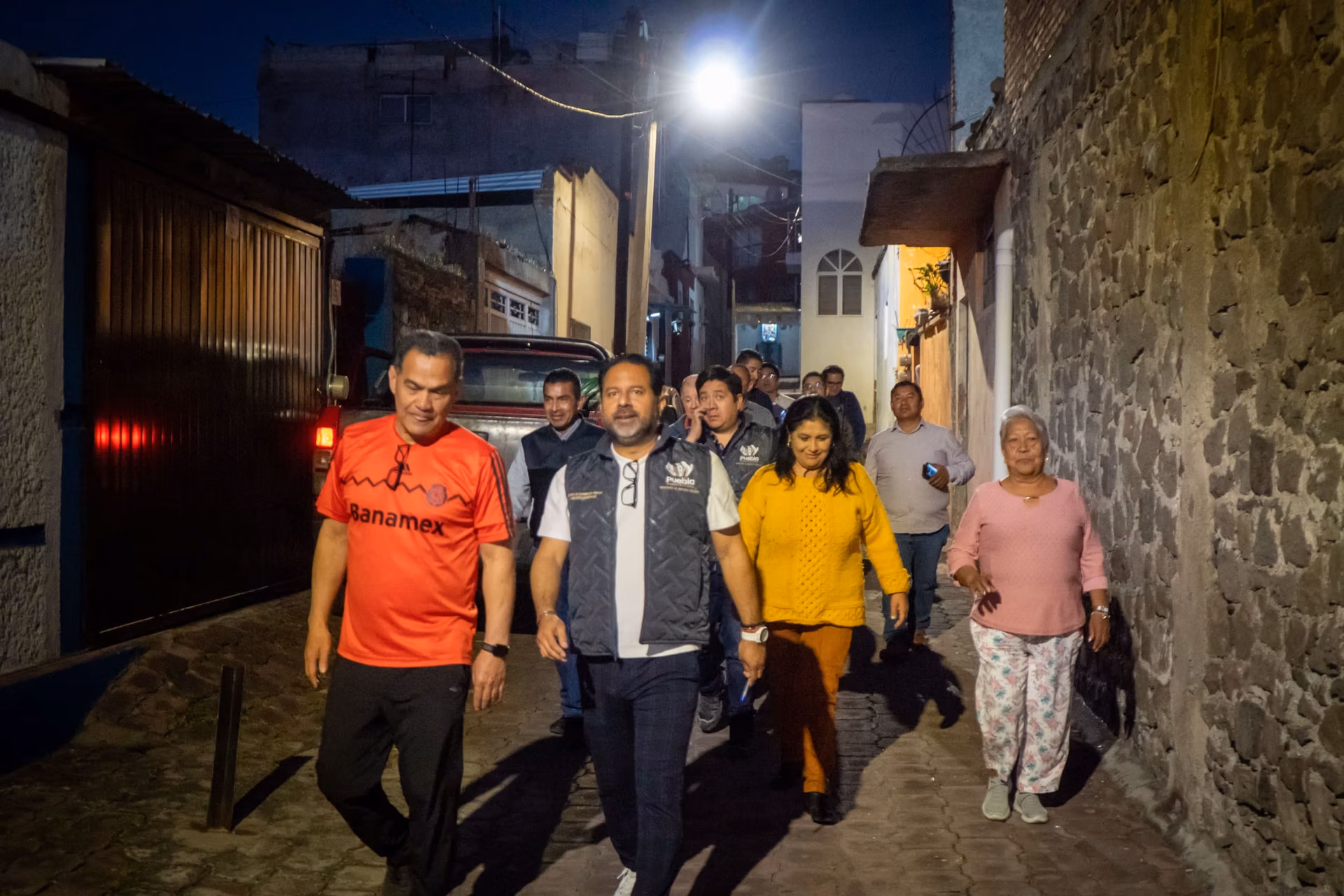 Modernizan luminarias en la zona de Los Fuertes con tecnología LED