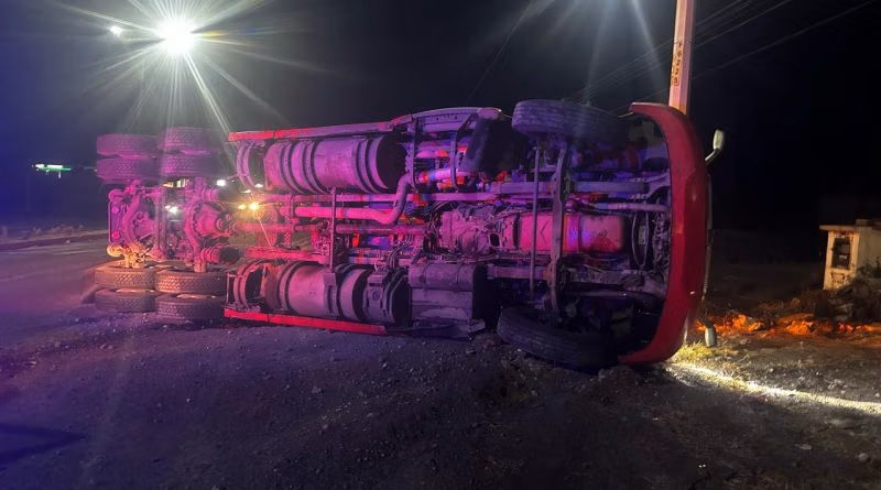 Recuperan tractocamión robado en Tecamachalco; dos detenidos