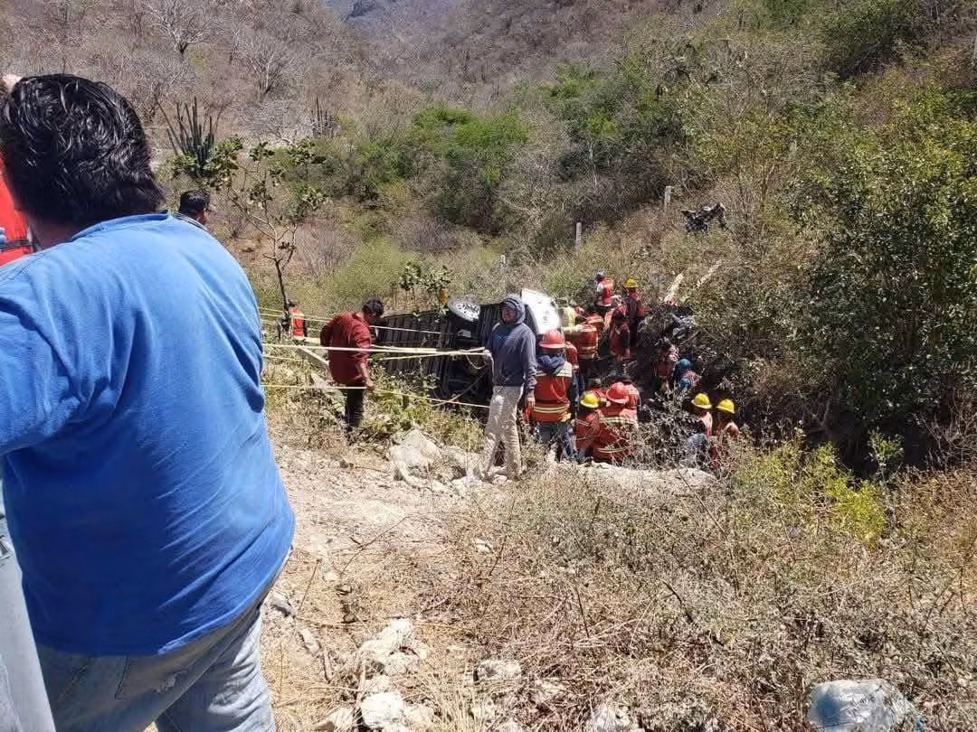 Señalan fallas mecánicas previas en autobús que causó mortal accidente en Oaxaca
