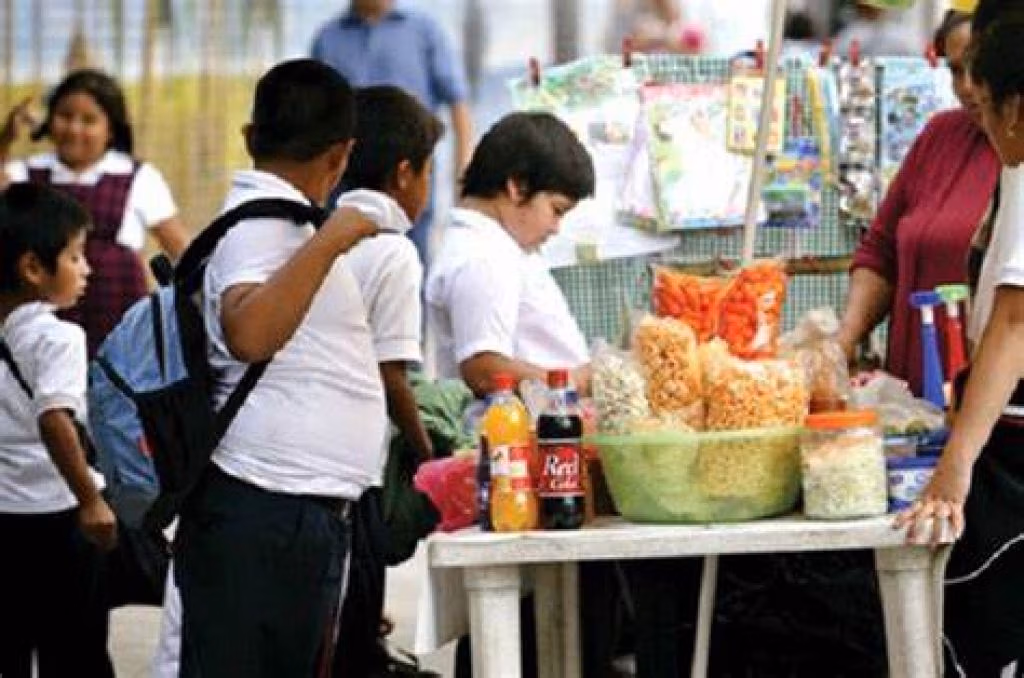 SEP Impide Venta de Comida Chatarra en Escuelas