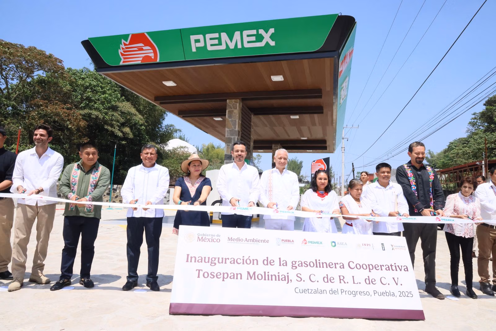 Inauguran en Cuetzalan la primera Gasolinera del Bienestar en Puebla