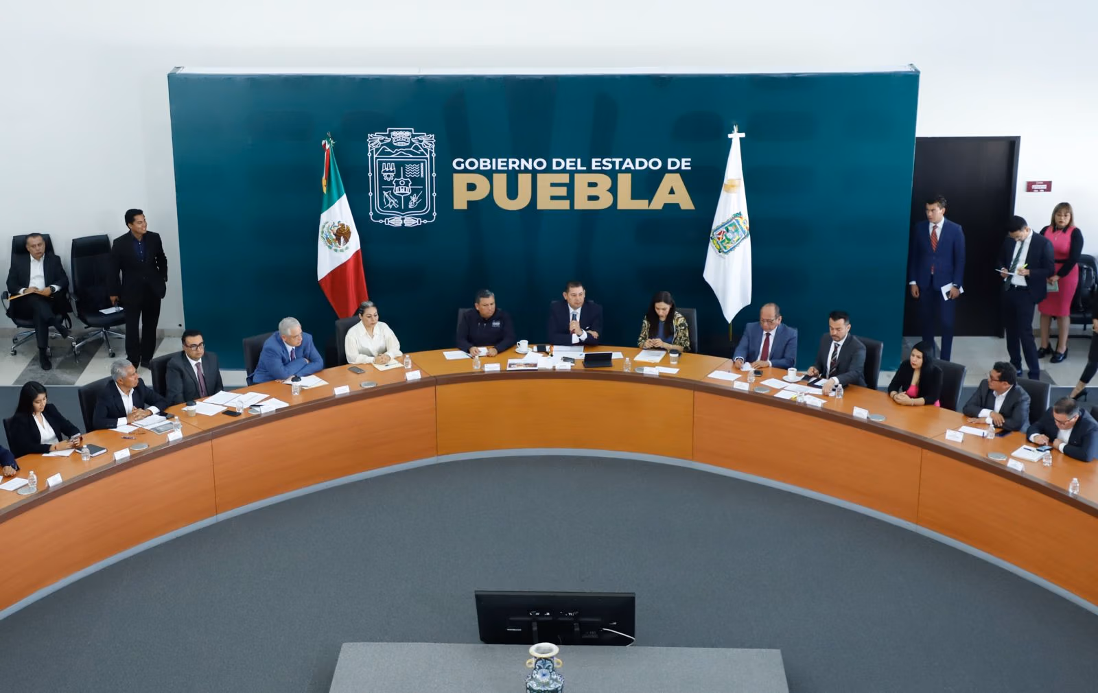 Gobierno de Puebla cierra paso a presuntos delincuentes disfrazados de empresarios + Antecedentes