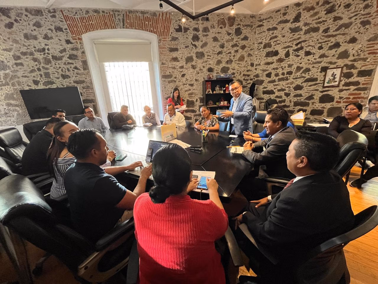 Jose Luis Figueroa tiende puentes entre juntas auxiliares y gobierno estatal