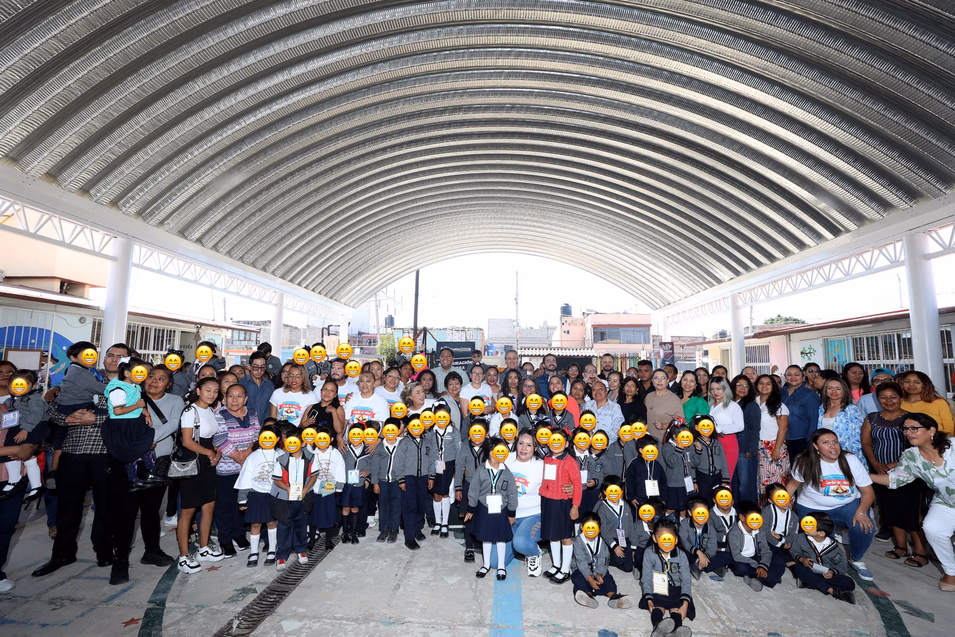 Entrega Pepe Chedraui techado escolar y sistema de captación pluvial en Jardín de Niños del sur de Puebla