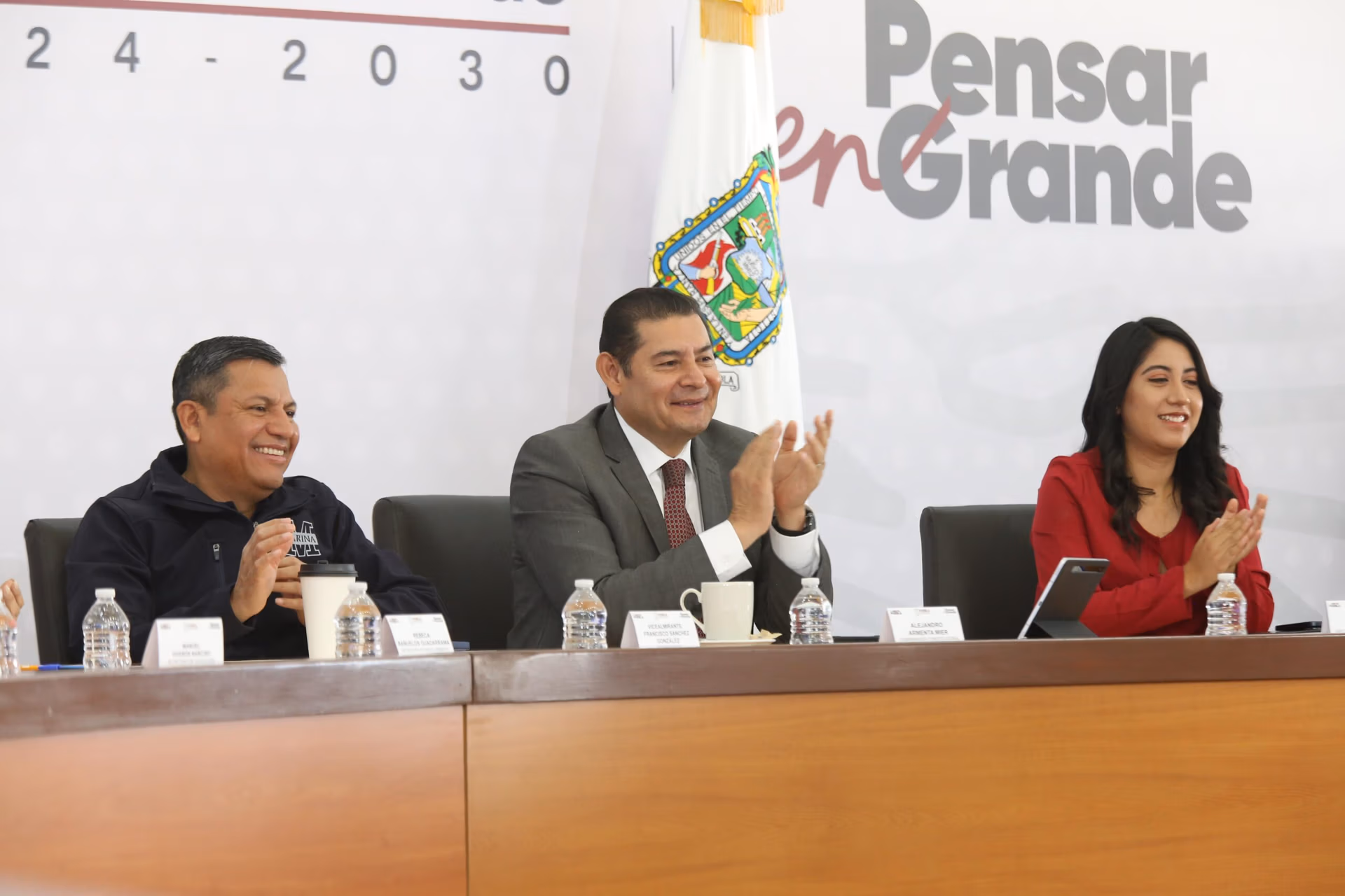 Gobierno de Puebla se alinea con Sheinbaum: tren de pasajeros México-Puebla-Veracruz será prioridad en 2025