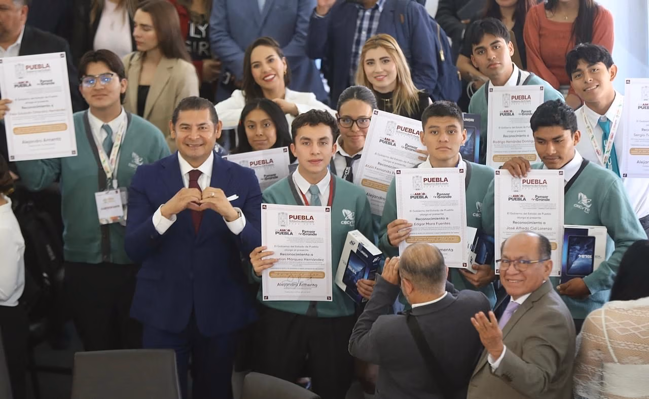 Estudiantes poblanos destacan en Festival Académico Nacional CECyTE 2025