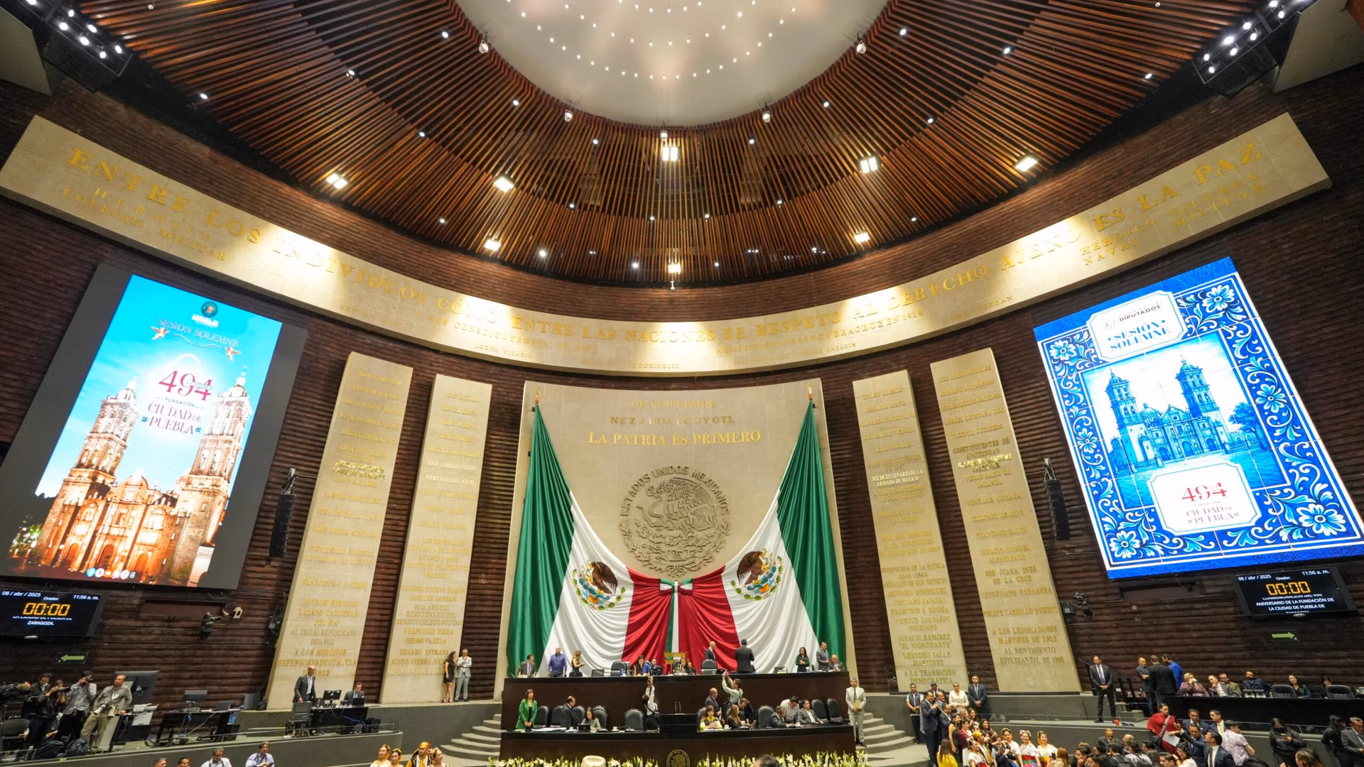 Inaugura Pepe Chedraui exposición de la Ciudad de Puebla en San Lázaro