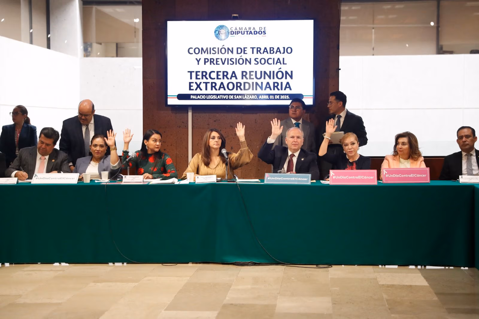 Cámara de Diputados aprueba dictámenes en favor de los trabajadores