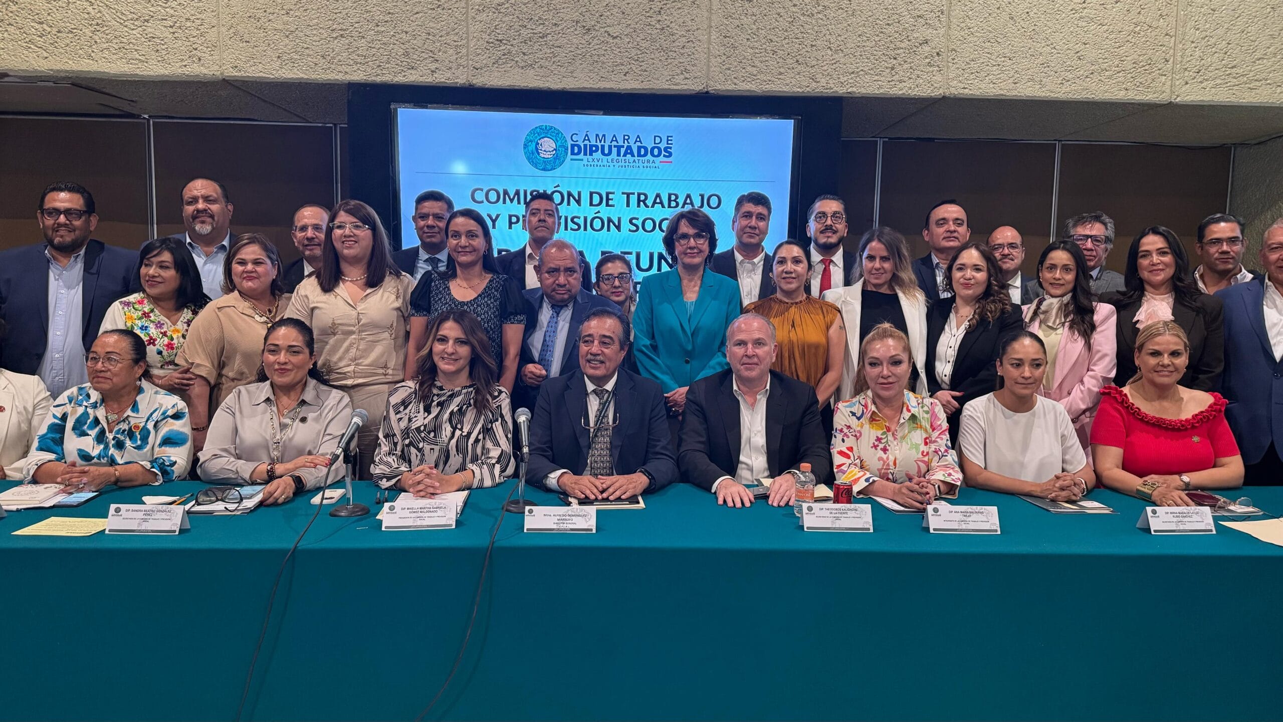 Diputada Maiella Gómez ofrece respaldo legislativo para resolver conflictos laborales