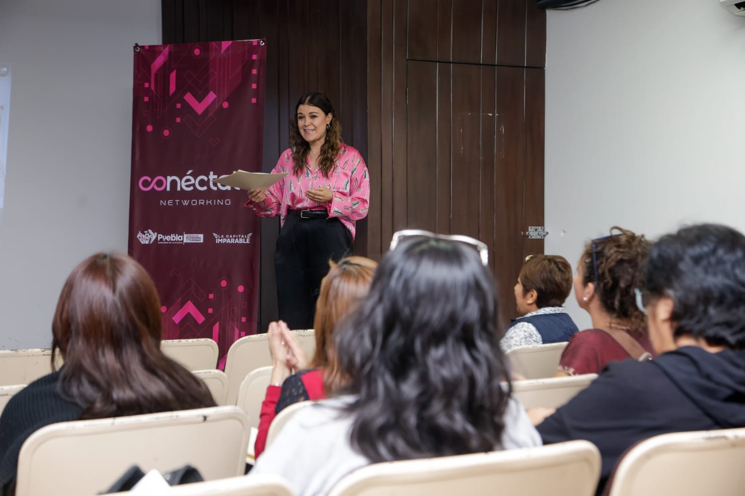 Reciben emprendedoras poblanas capacitación para exportar sus productos