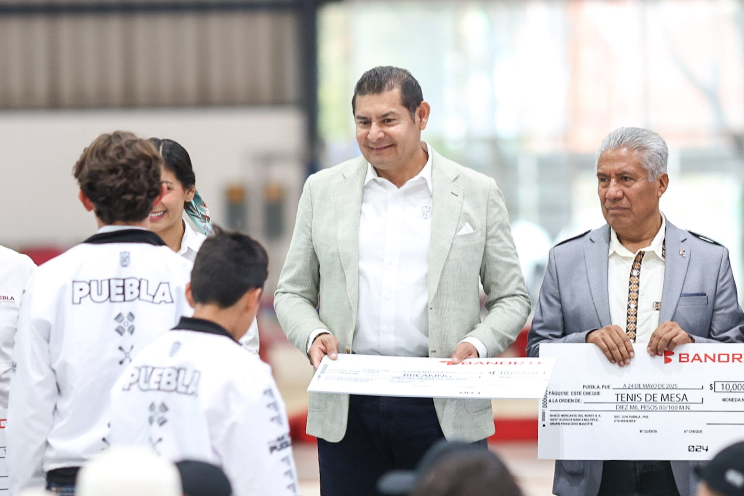 Jóvenes, el motor para la transformación de Puebla: Alejandro Armenta