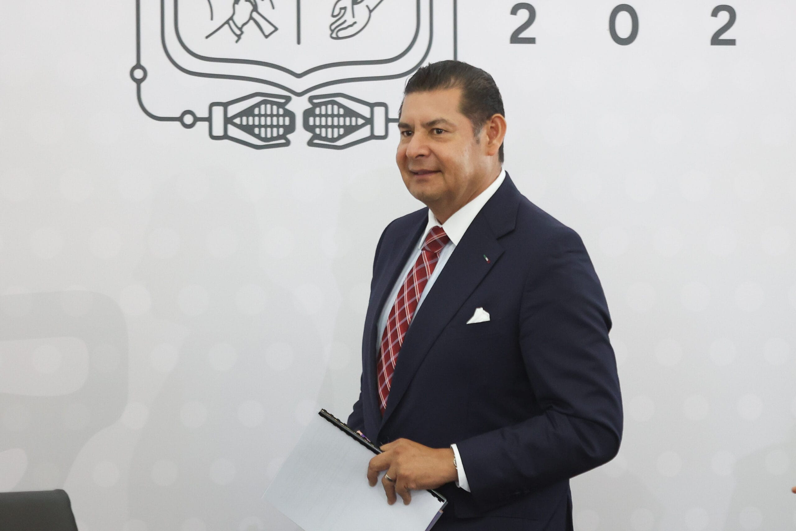 Sanciona Gobierno de Puebla a 36 funcionarios por actos de corrupción y omisión