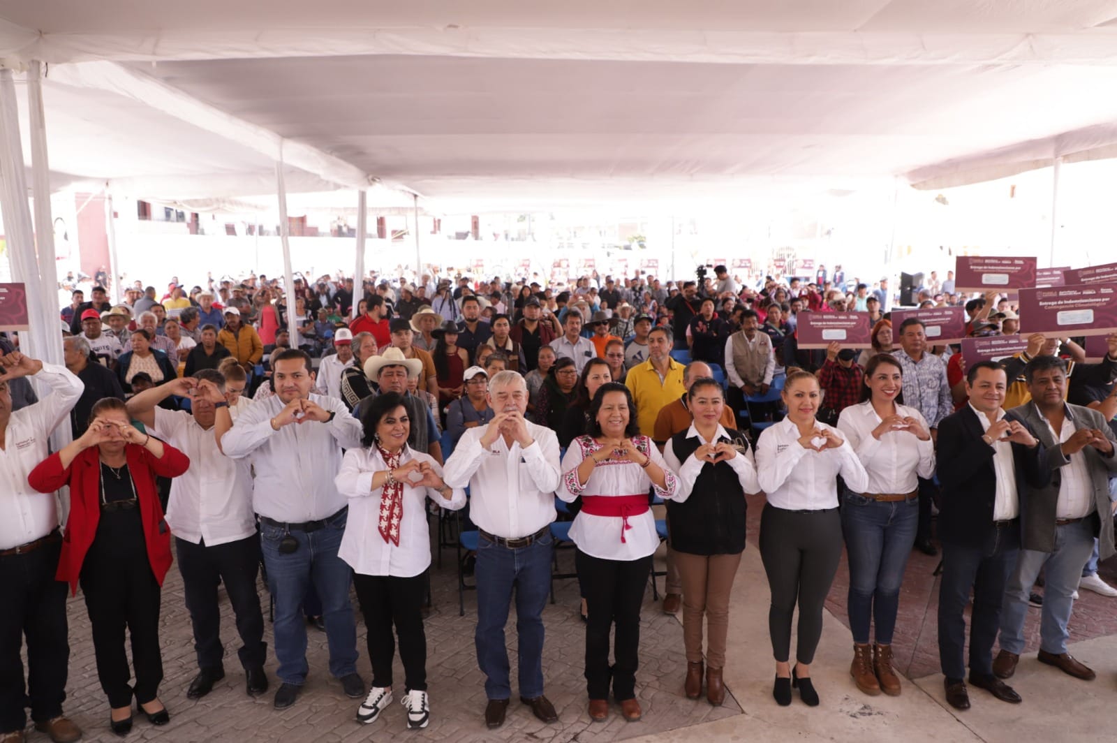 El campo no se congela: Gobierno de Puebla indemniza a productores afectados por heladas en Chiautzingo