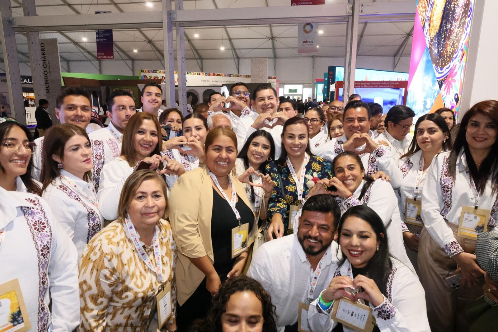 Puebla deslumbra en el Tianguis Turístico 2025 con talento artesanal, cultura y Pueblos Mágicos
