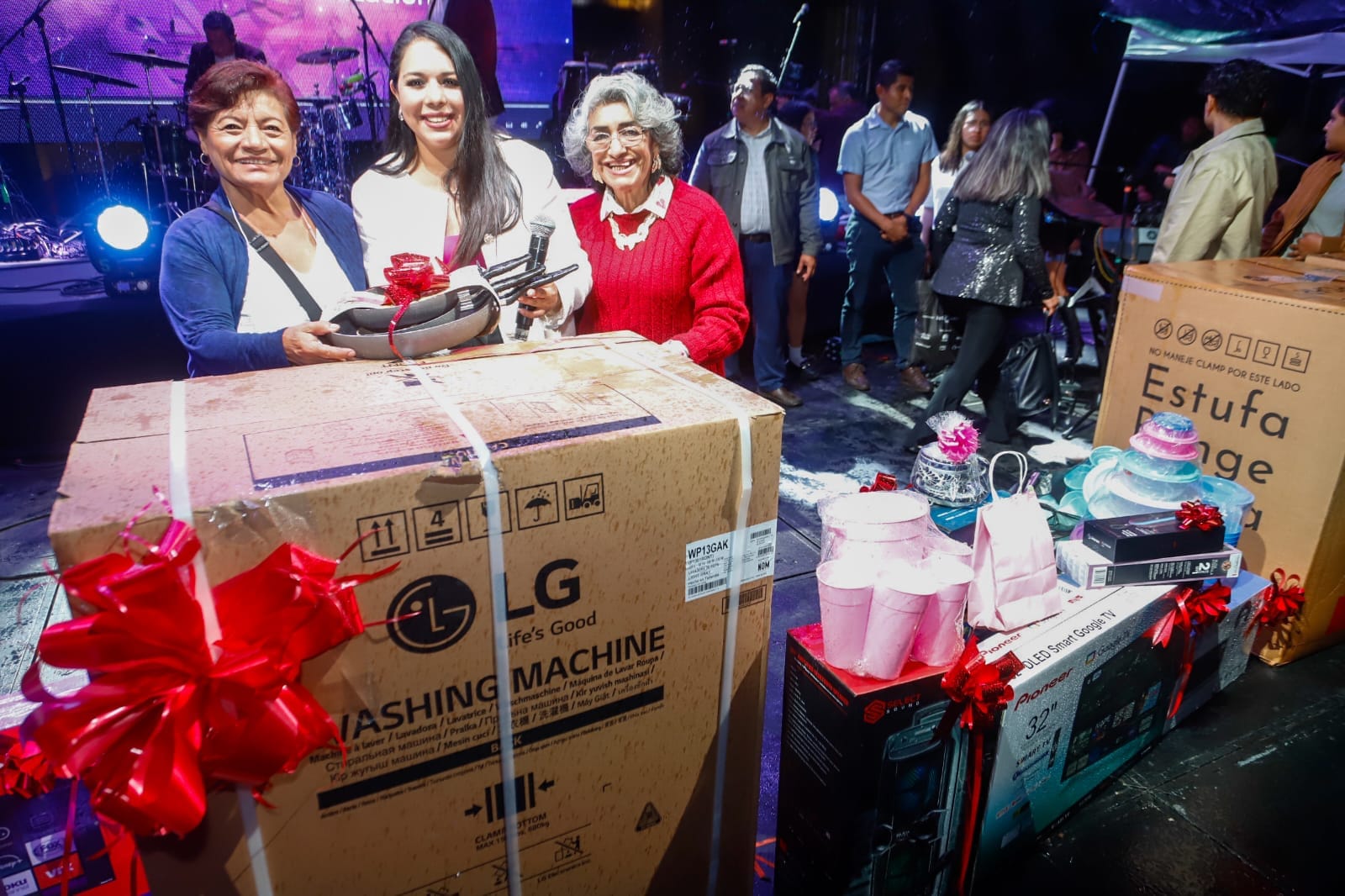 Tonantzin Fernández celebra a lo grande a las mamás cholultecas con la Fiesta Magnífica
