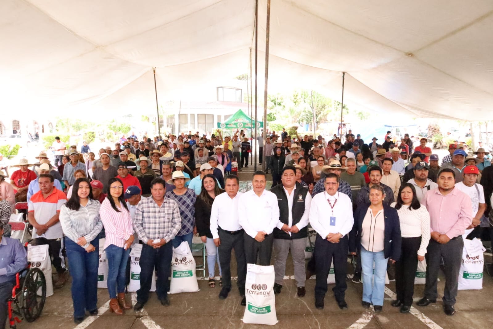 Impulsa Armando Aguirre justicia social para las y los campesinos de Coronango
