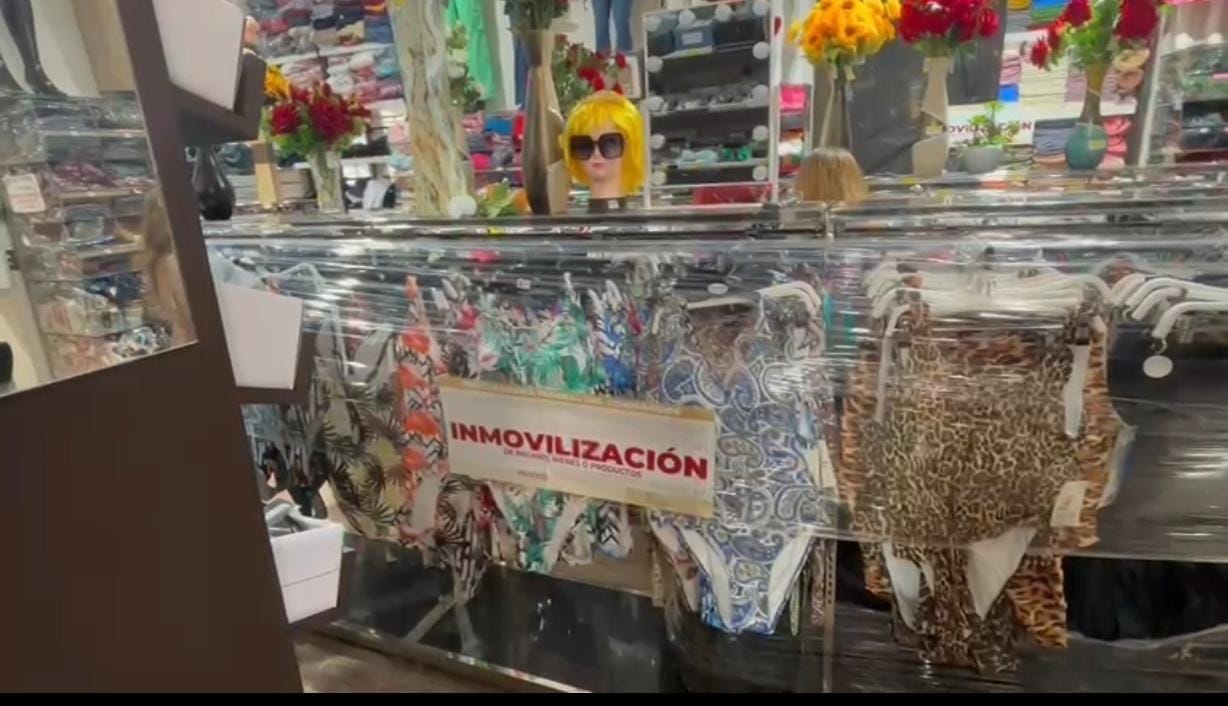 Inmovilizan más de 18 mil productos y suspenden tienda de importaciones en el Centro Histórico por irregularidades laborales y comerciales