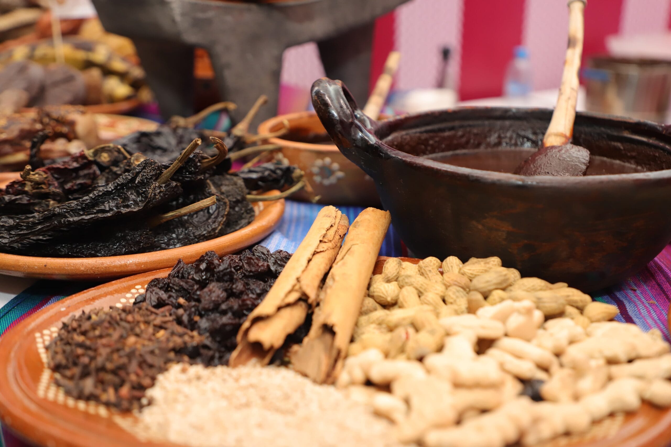 Gobierno de Puebla lanza la Ruta Gastronómica del Pasaporte Turístico 2025 con homenaje al mole poblano