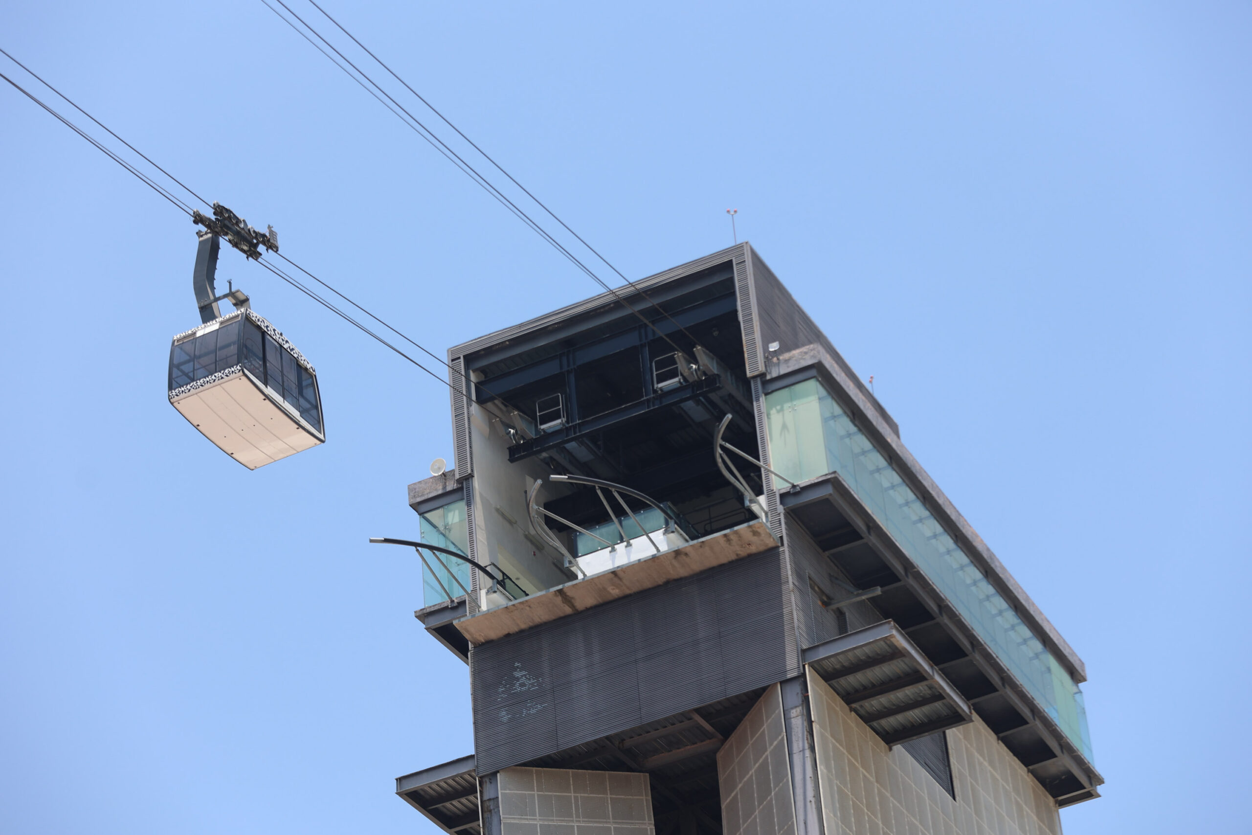 Armenta pide auditoría de la construcción del Teleférico