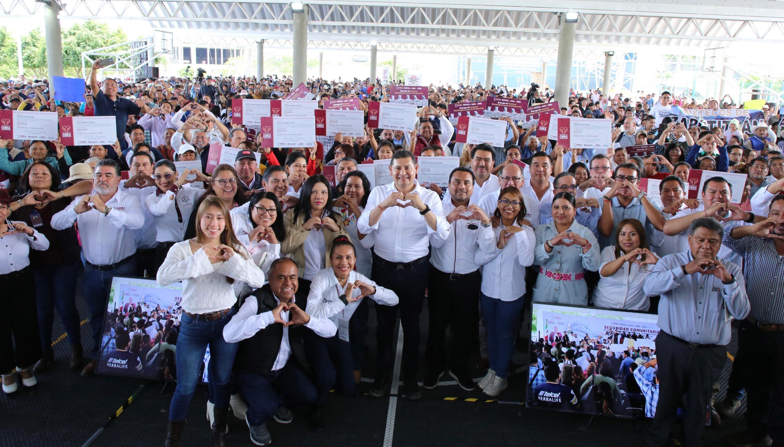 Entregan 25 mdp en apoyos para el campo y obras comunitarias en Tehuacán