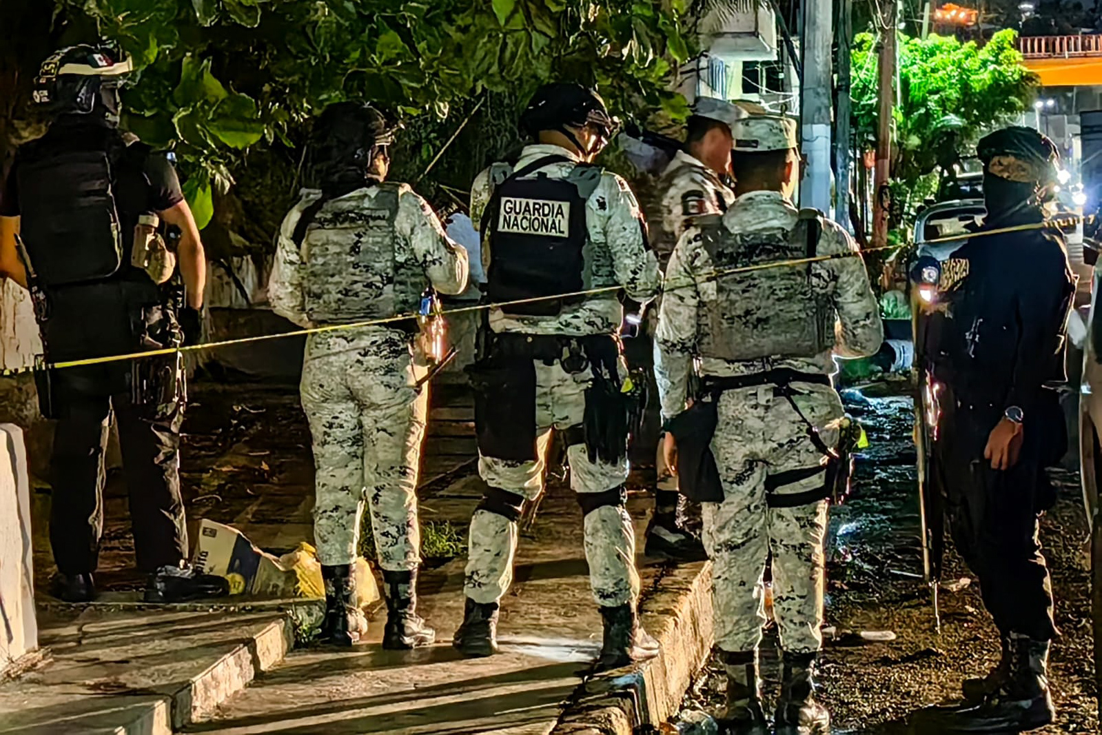 Rescata FGE a ocho mujeres víctimas de trata durante cateo en el bar «Bum Bum» en Juan C. Bonilla