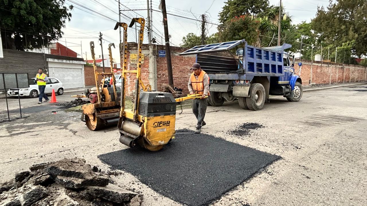“Bacheando Puebla” avanza: más de 59 mil baches tapados en 91 colonias de la capital