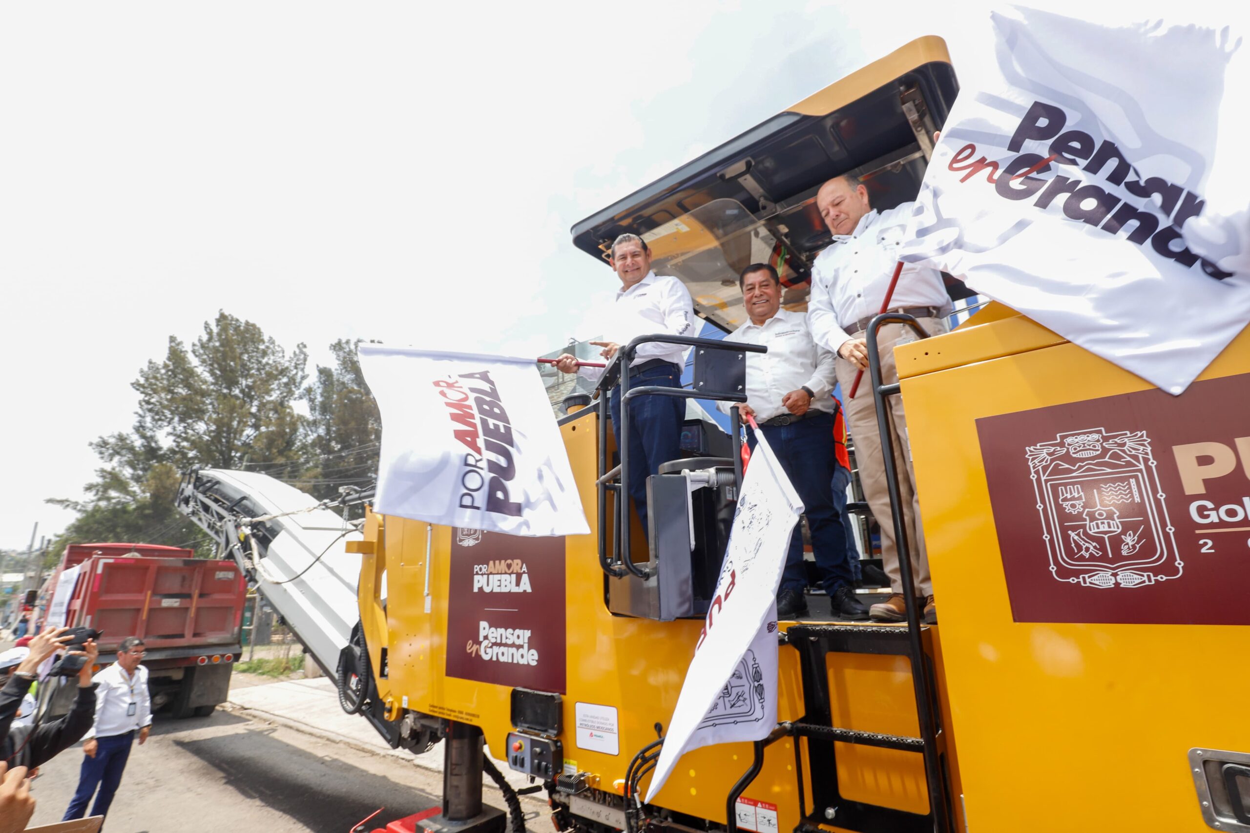 Armenta rehabilitará 40 km de carreteras en Puebla capital con apoyo de PEMEX