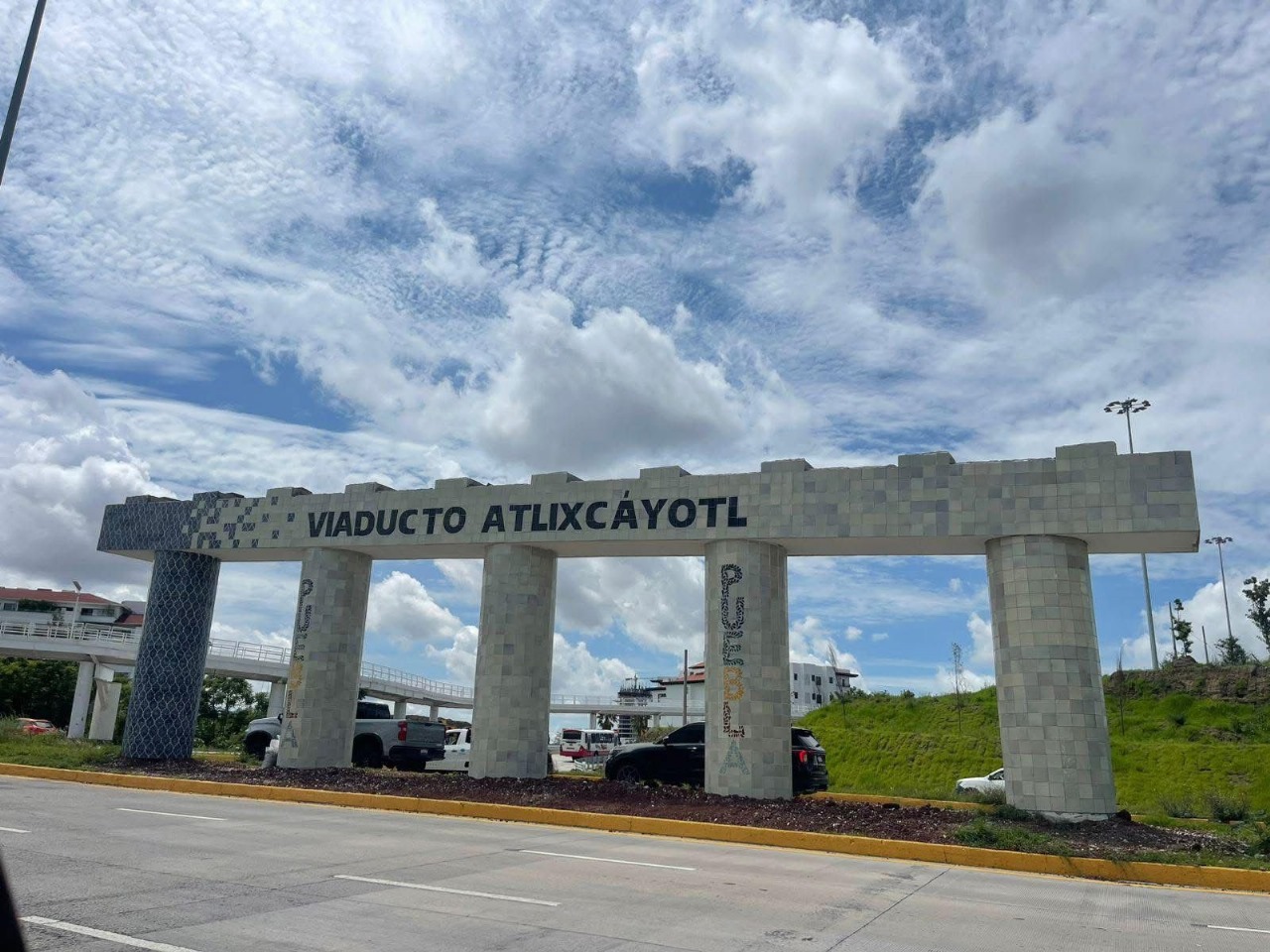 Concluyen trabajos de restauración en los pilares de Talavera del distribuidor Atlixcáyotl