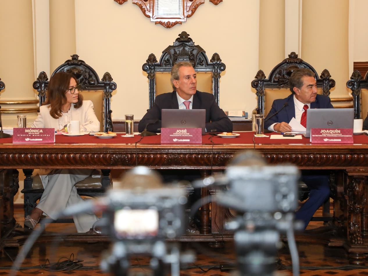 Cabildo de Puebla aprueba concesión de paraderos y nuevas medidas en movilidad y gobernanza