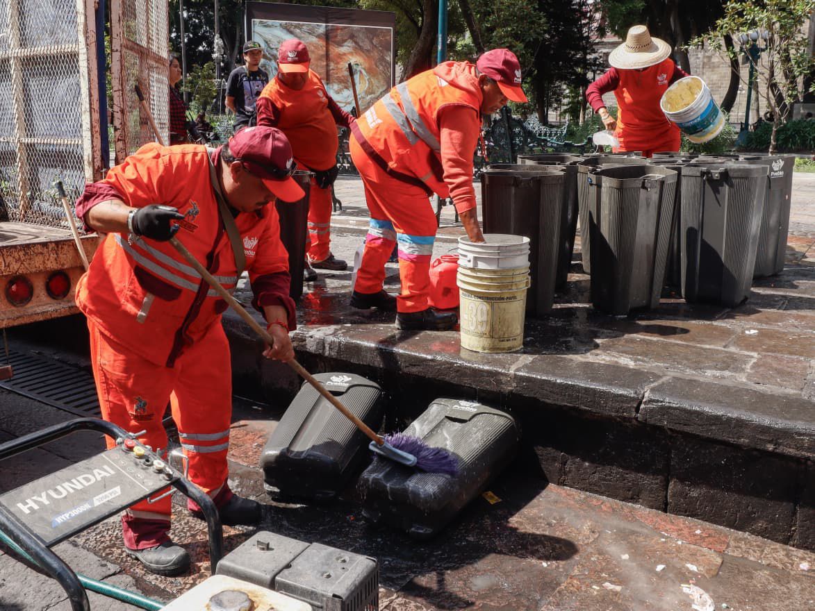 Refuerzan limpieza del Centro Histórico de Puebla con intervención integral durante temporada vacacional