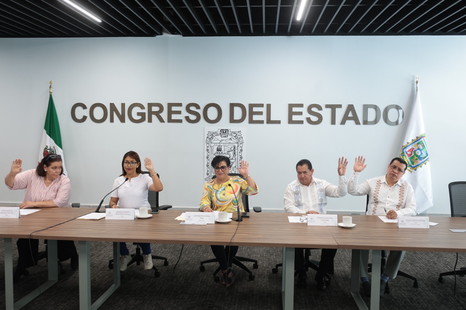Congreso exhorta a municipios a implementar Unidades de Atención Inmediata a las Mujeres