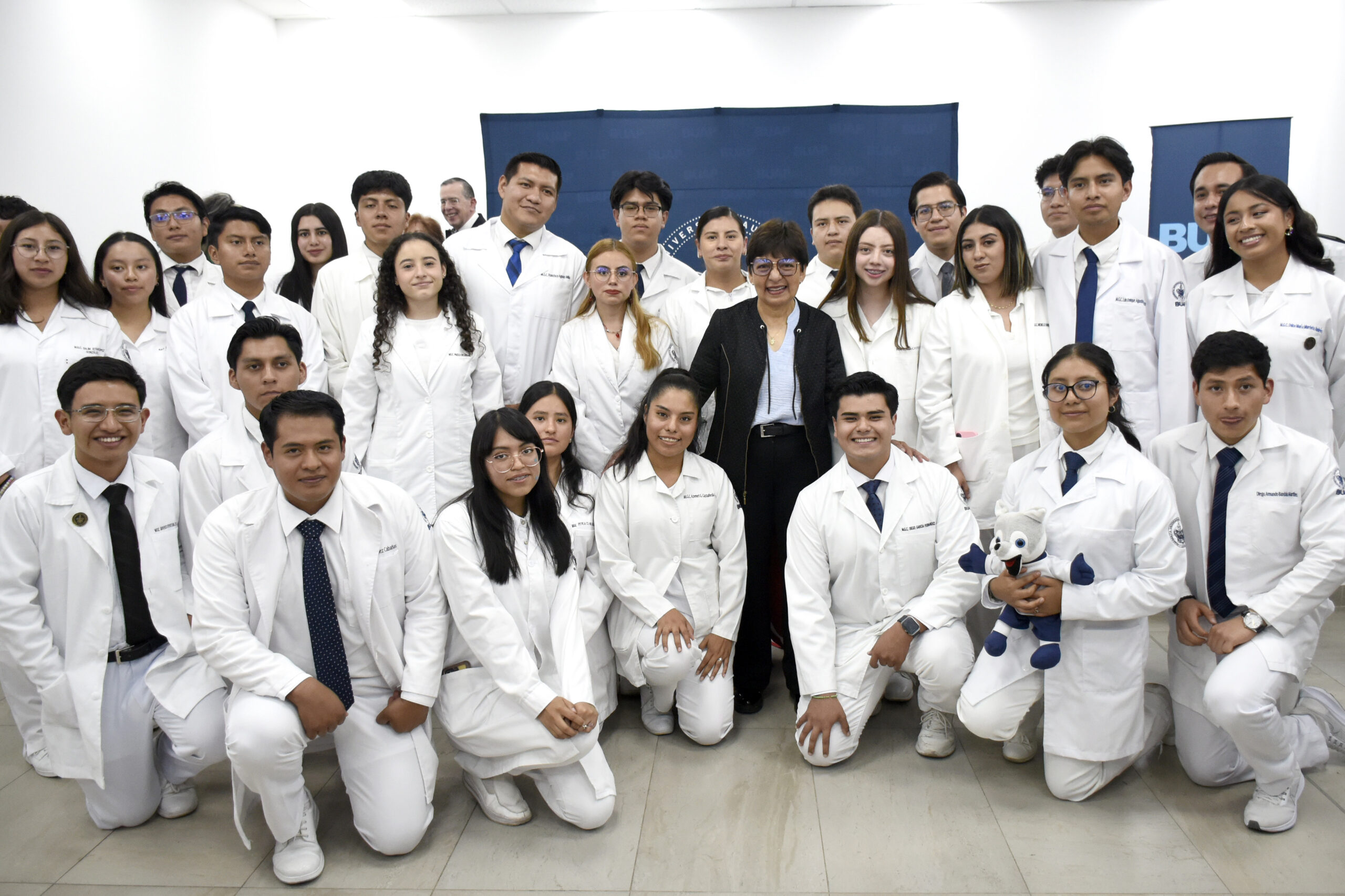 Licenciatura en Medicina General y Comunitaria de la BUAP recibe acreditación internacional de COMAEM