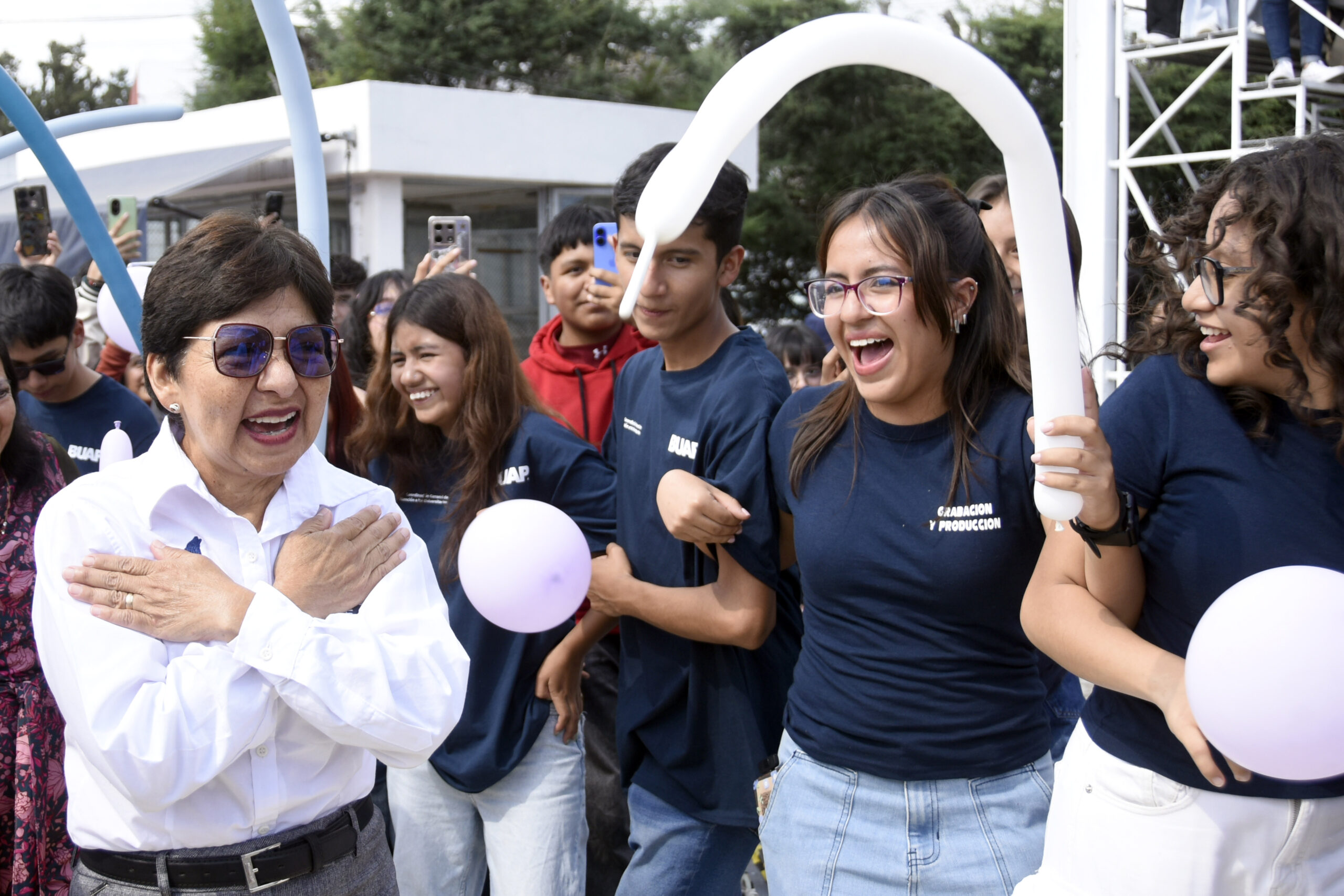 Rectora Lilia Cedillo coloca primera piedra de un nuevo edificio para la Preparatoria Lázaro Cárdenas del Río