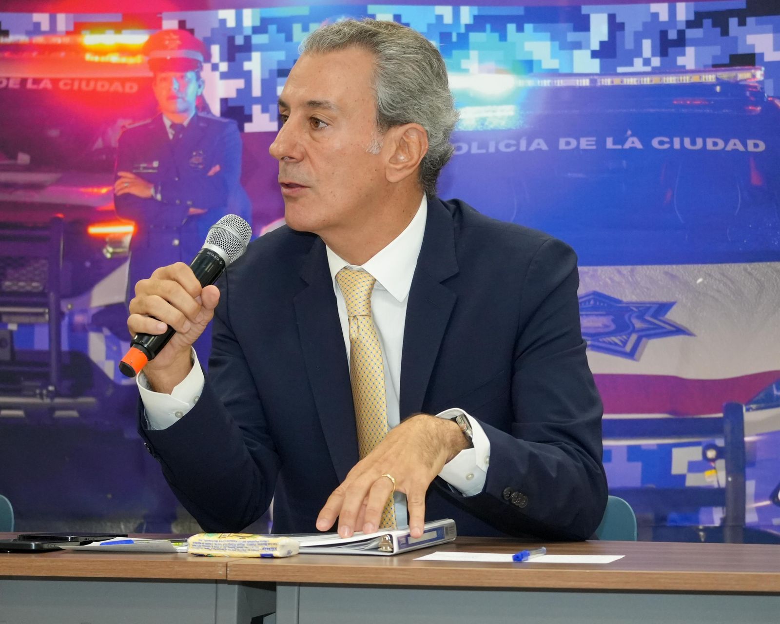 Anuncia Pepe Chedraui aumento salarial y apoyos escolares para policías municipales
