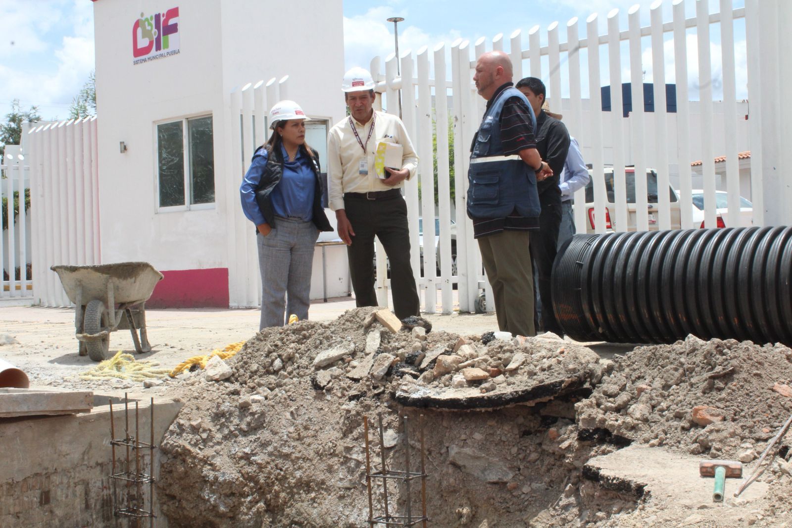 Contraloría Municipal supervisa avance del colector pluvial en el CMERI del SMDIF